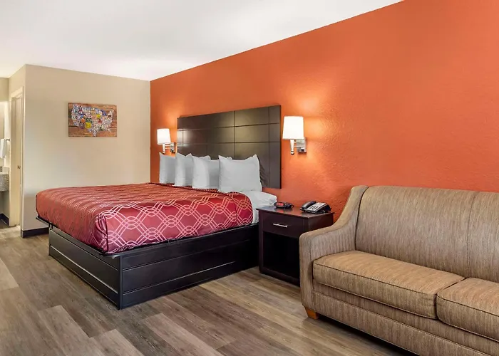 Econo Lodge Near Lackland Air Force Base-Seaworld