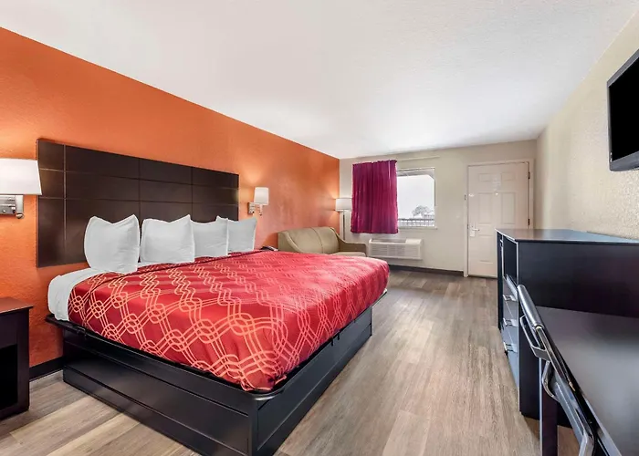 Econo Lodge Near Lackland Air Force Base-Seaworld