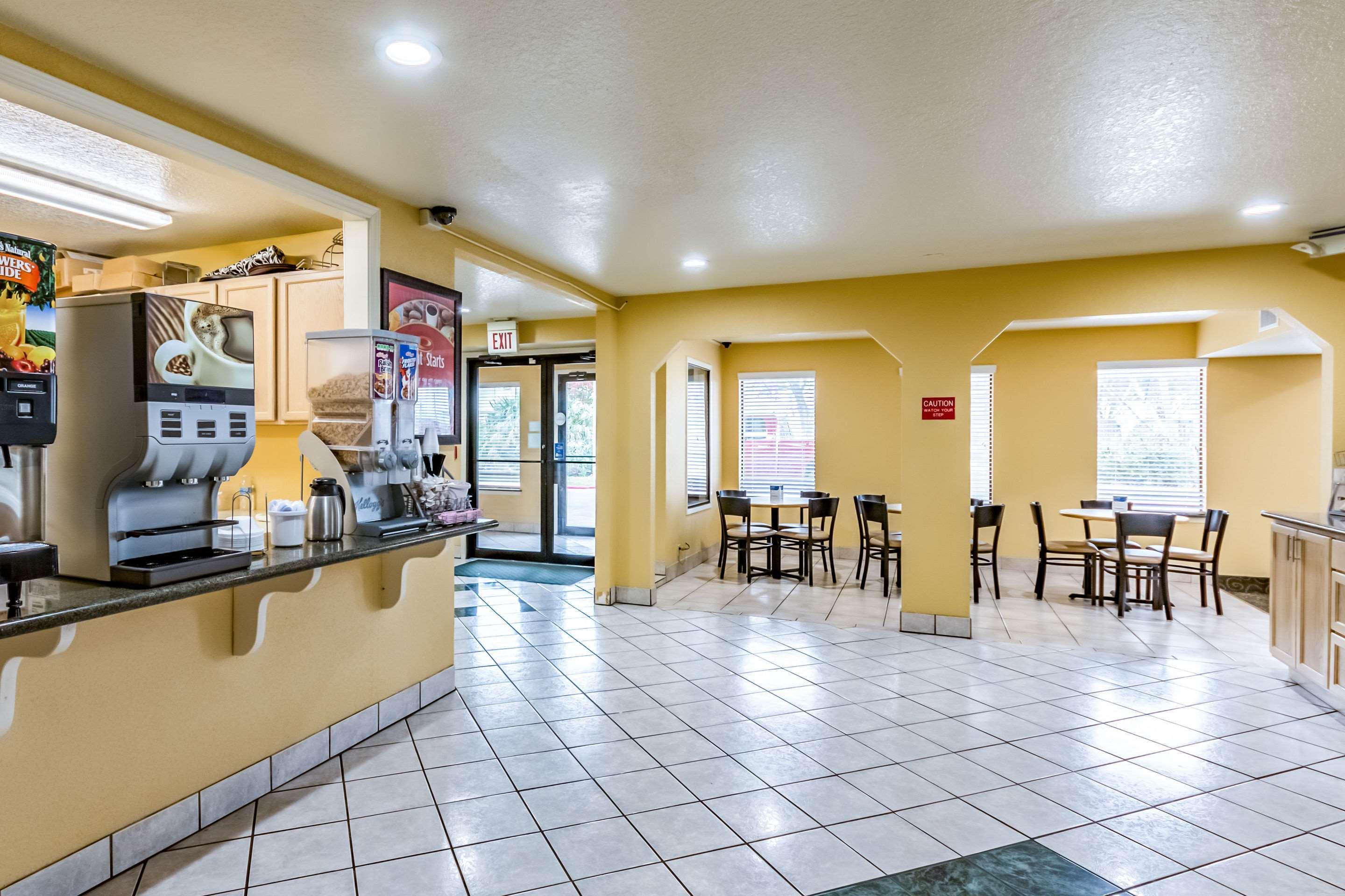 Hotel Econo Near Lackland Air Force Base-seaworld 2*