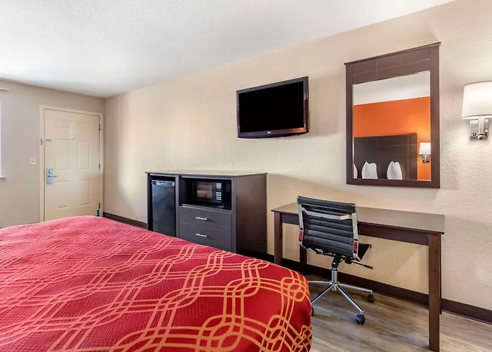 Econo Lodge Near Lackland Air Force Base-Seaworld